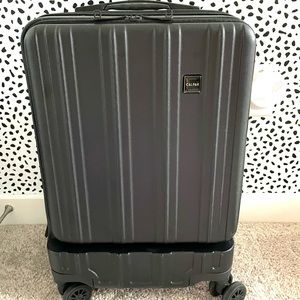 Calpak 21" Hardside Carry-On - like new